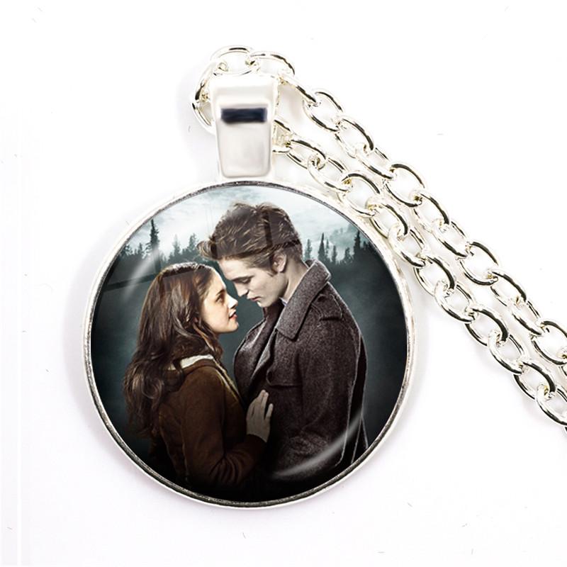 Nieuwe Twilight Film Bella Edward Jacob Renesmee Karakter Glazen Cabochon Hanger Ketting Handgemaakte Sieraden Kettingen