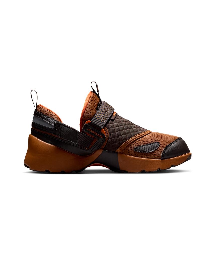 Nike Jordan Trunner Lx W - Light British Tan:Reflective Silver:White:Desert Orange / Hq2164-200