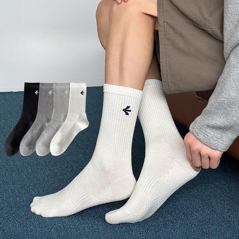 Men's Spring and Autumn Embroidery Sports Sweat Absorbing Breathable Long Cotton Socks
