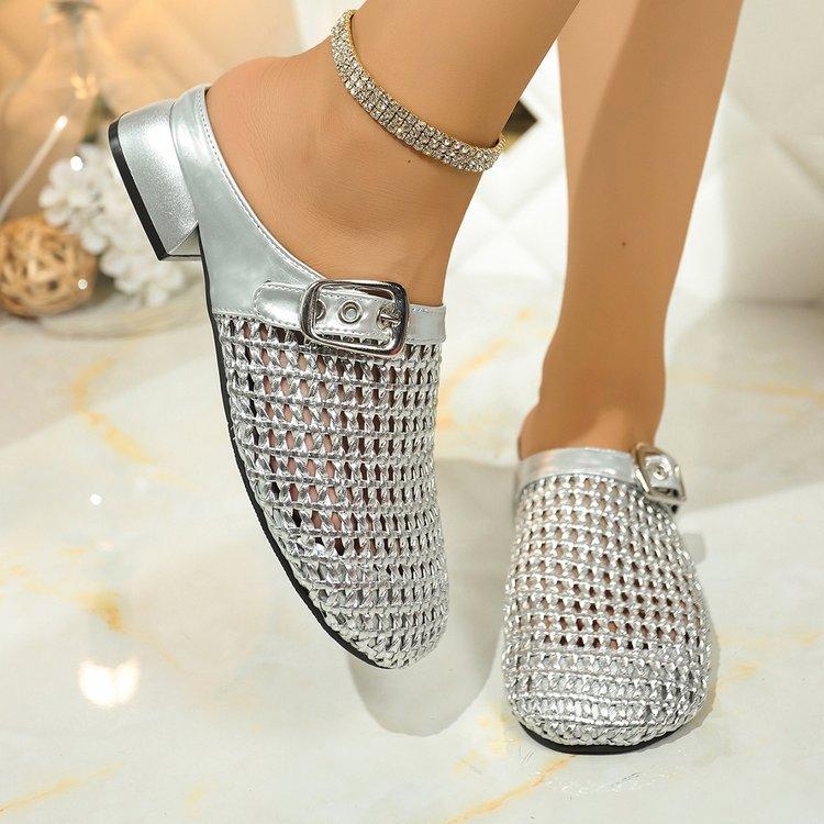 Hollow half slippers women off the shelves wear 2025 new versatile flat-bottomed slippers mesh cool slippers