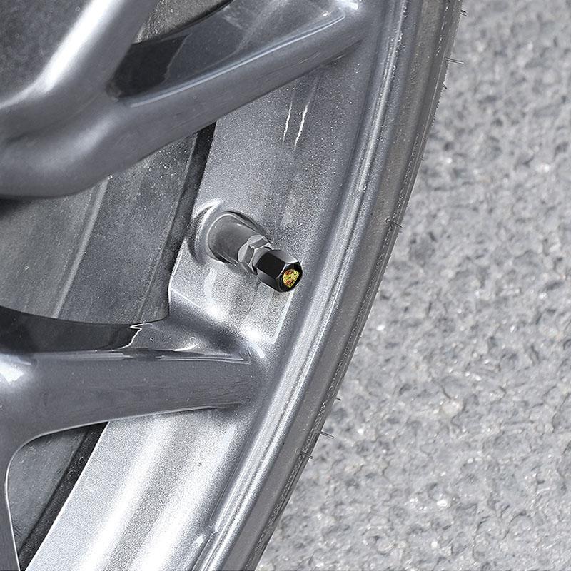 Car Wheel Tire Air Valve Caps with Keychain Accessories For Porsche Cayenne Panamera Macan Boxster 911 Carrera-GT 928 944 968