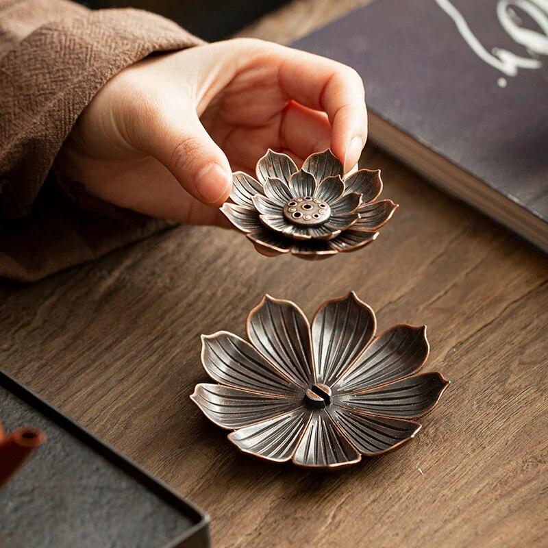 1PC Alloy Incense Burner Stick Holder Buddhism Lotus Line Incense Plate Sandalwood Coil Base Temples Yoga Studios Home Decoration