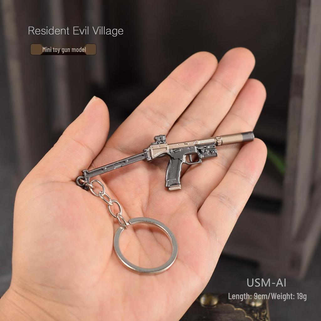Resident Evil 8 Alloy Weapon Pendant Keychain (9cm, Non-firing Toy Model)
