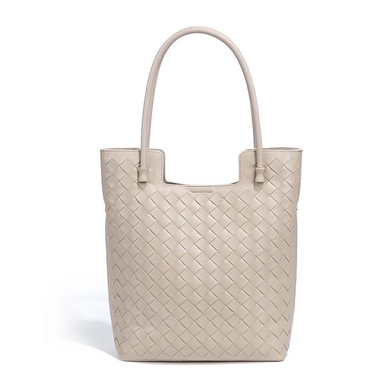 Tote Bag 2025 Spring and Summer New Women's Bag Fashion Woven Bag High-end Super Soft Leather Shoulder Portable Leather Bag