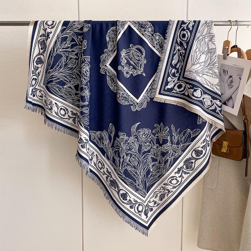 Fashionable Retro European-Style Flowery Large Square Scarf Double-Sided Women'S Imitation Cashmere Warm Scarf Simple And Versatile