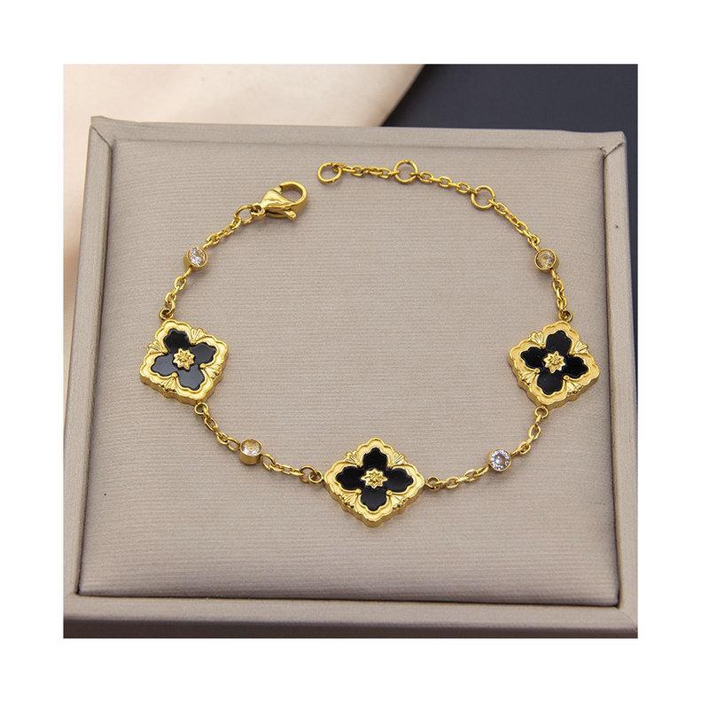 Four Leaf Clover Bracelet Women Vintage Natural White Mother-Of-Pearl Triple Flower Titanium Bracelet