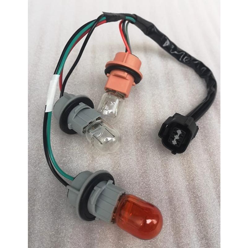 MB003573 Neues Automobilteil Rücklicht Hintere Bremsleuchte Kabelbaumstecker Rückfahrlichter Lampenhalter für Mitsubishi Pajero V93 V97