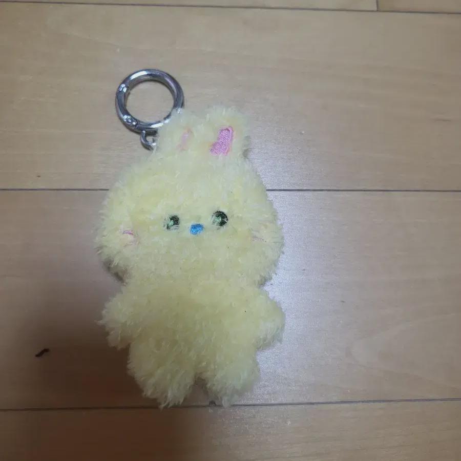 

Новый брелок Jins Goods Желтый