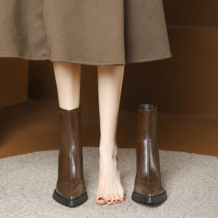 Pointed short boots are popular for women this year, thick heels, high heels, small height-increasing French thin boots, elastic Martin boots. 40