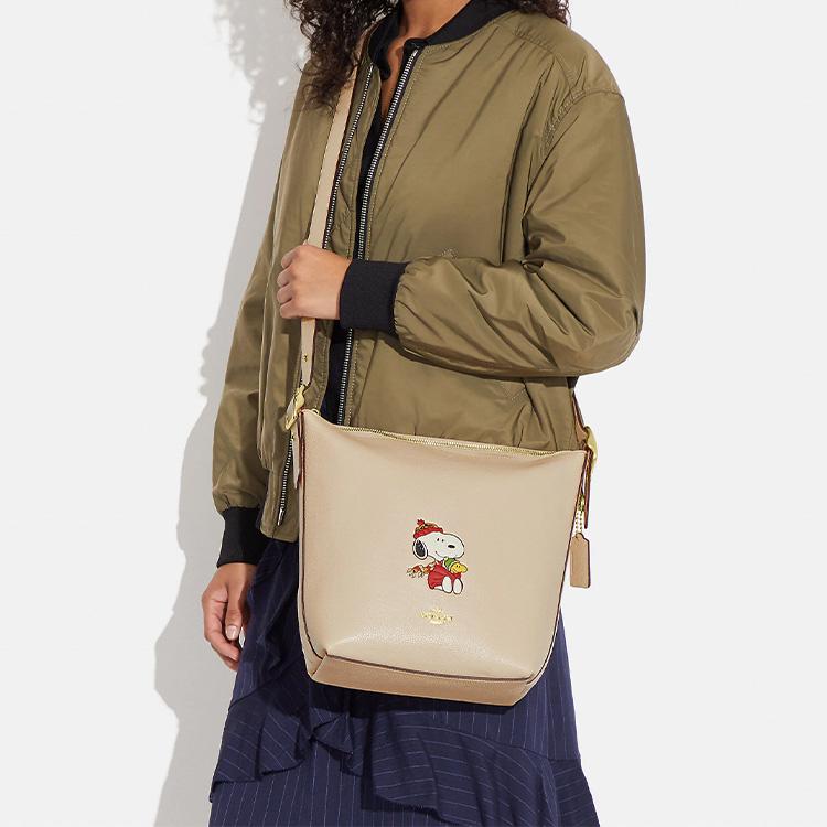Coach X Peanuts Snoopy Collaboration 23 Zipper Closure Snoopy Print Pebble Leather Medium Shoulder Crossbody Bag Women Bags Nude CF292-IMOQY