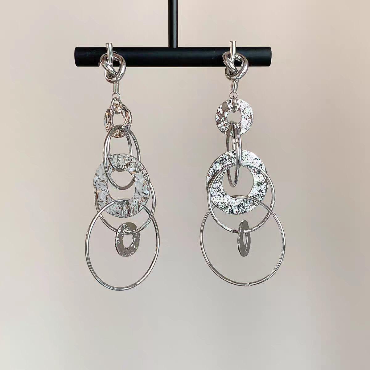 Geometric Metal Hoop Earrings: High-End, Fashionable Hong Kong Style