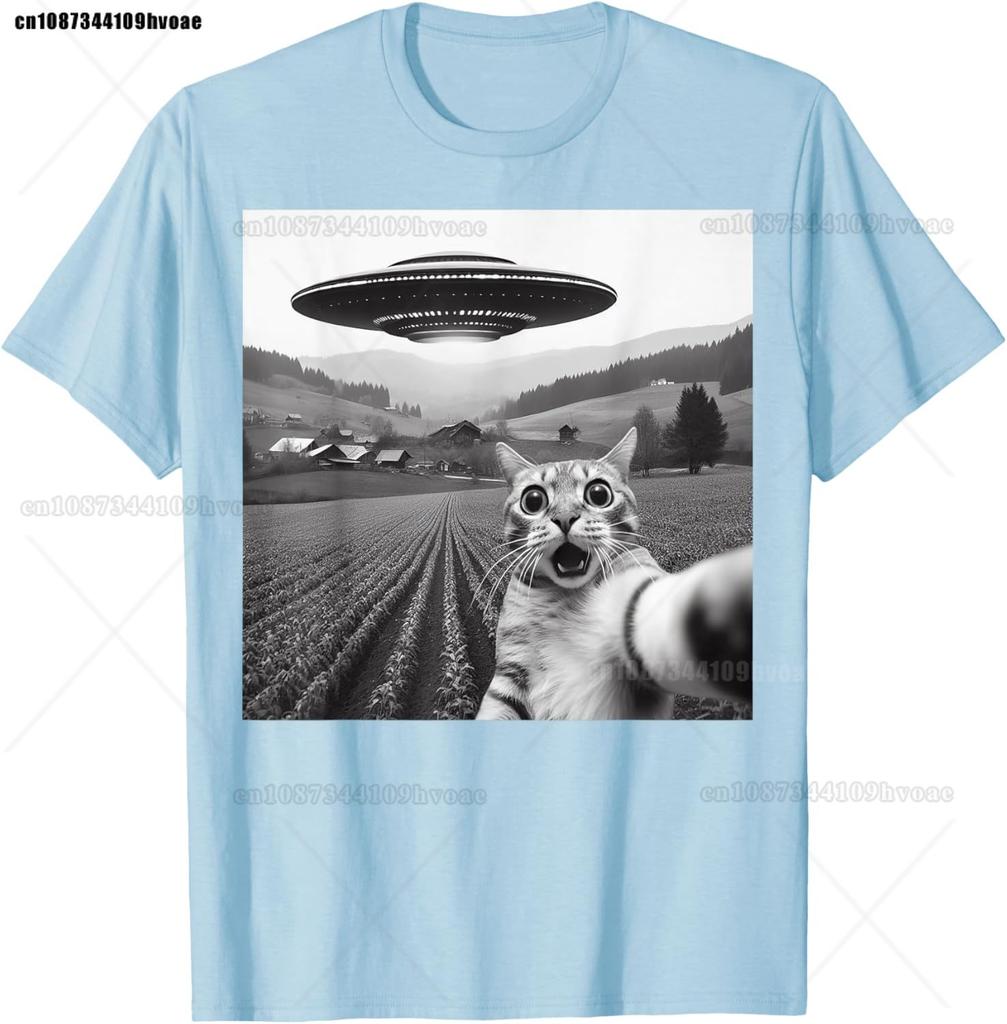 Cat Selfie With Alien UFO Funny Cat Gifts For Unisex T-Shirt