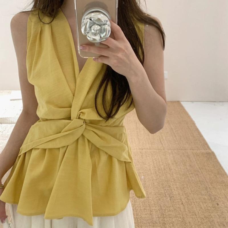 Solid Color Women's Vest Korean Style Slim Fit V-neck Twisted Design Female Sleeveless Camis Summer New Trend Casual Chic Ladies Top