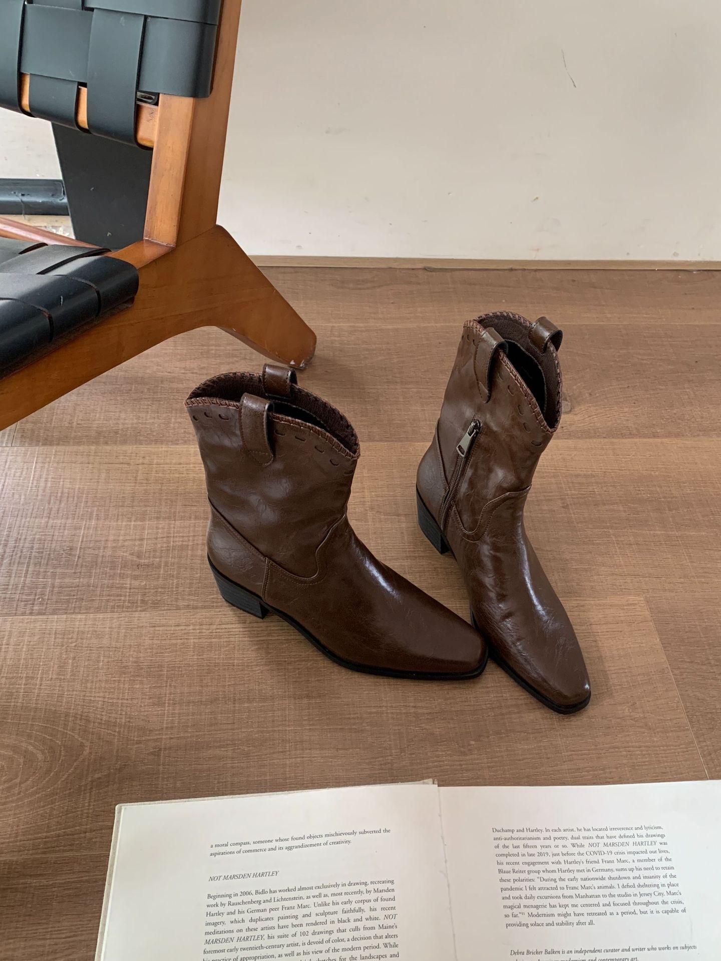 

Brown mid-tube knight locomotive boots children s high-heeled western cowboy boots thick-heeled sleeve Martin boots short boots autumn and winter 40 темно-коричневого