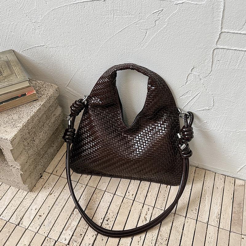 2026 Women's Large Capacity Fashionable Woven Shoulder Bag - Versatile, Simple Commuting Handbag