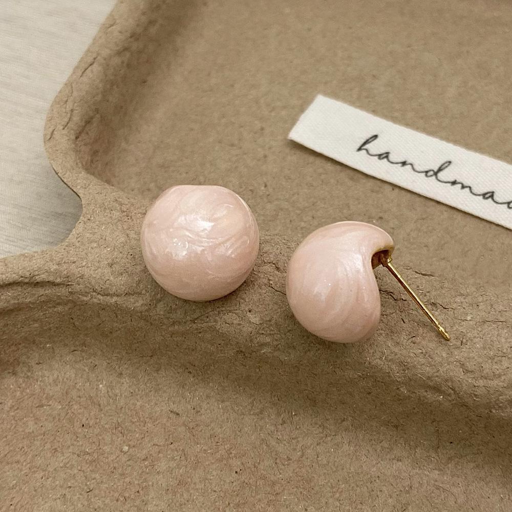 

Французские ретро белые серьги-пусеты с капельным маслом - Нишевая мода, Легкая роскошь, Высококлассные простые украшения.