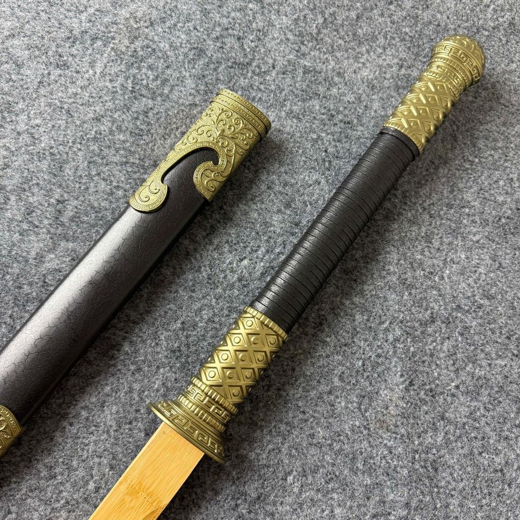 Two-Handed Sword Knife Large Knife Bamboo Wood Knife Two-Handed Knife Two-Handed Sword Han Sword Tang Sword Horizontal Sword Martial Arts Practice