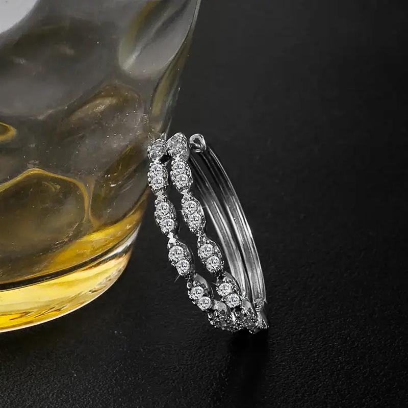 Huitan Attraktive Store Creoler for Kvinner Bling Bling Cubic Zirconia Trendy Øretilbehør Grasiøse Bryllupsfest Smykker