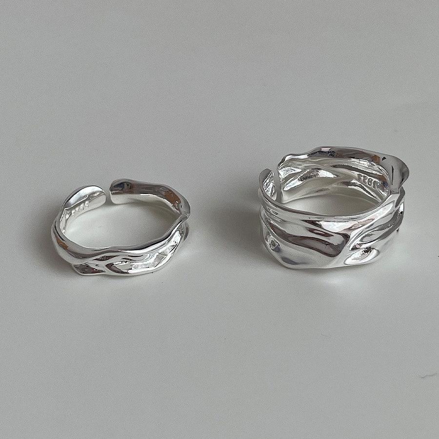 Women's Geometric Pleated Ring: Retro, Exaggerated, Hip Hop Punk Index Finger Fashion Accessory.