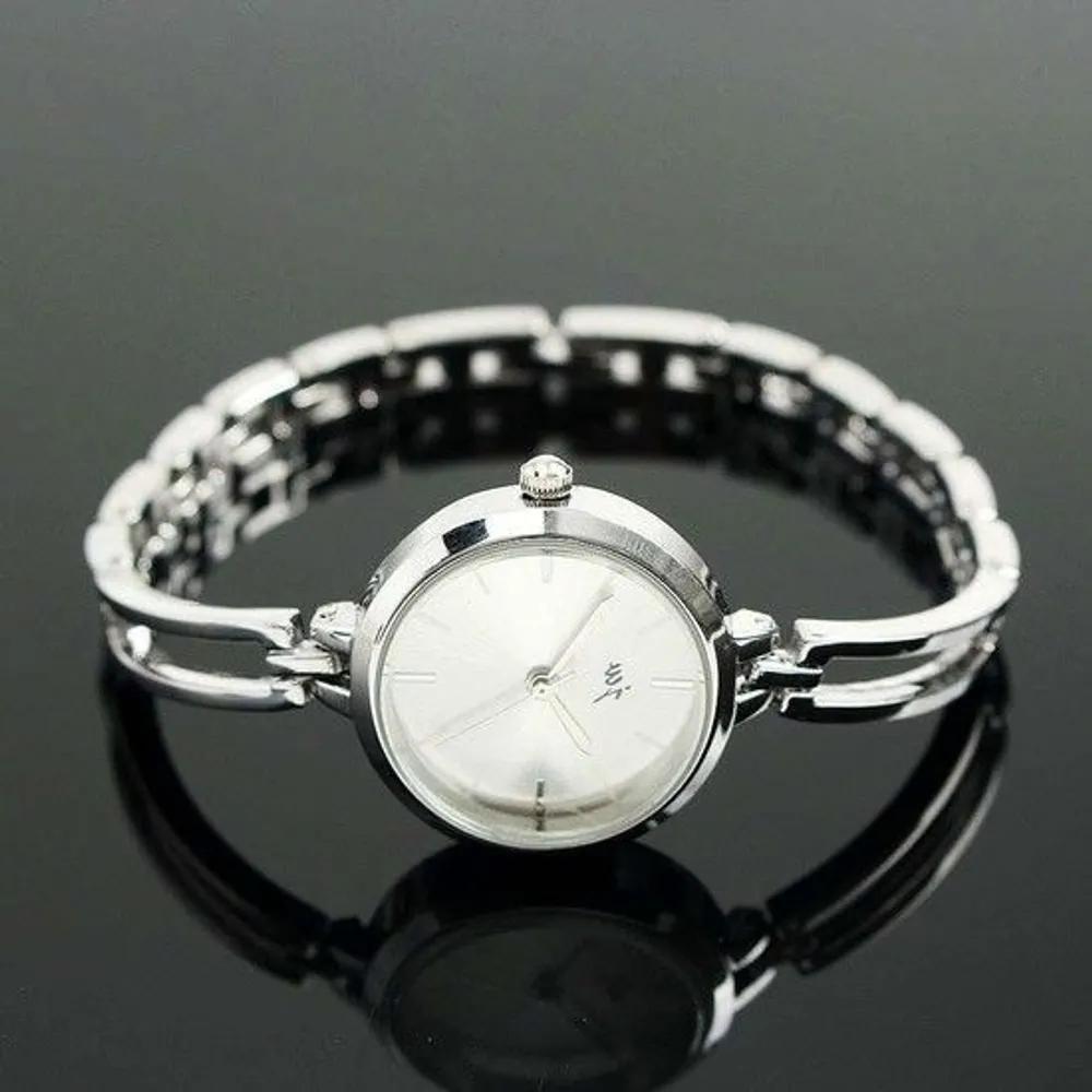 Women s Wristwatch Silver Fashion College Student Office Worker Accessory Simple Metal Casual College Student
