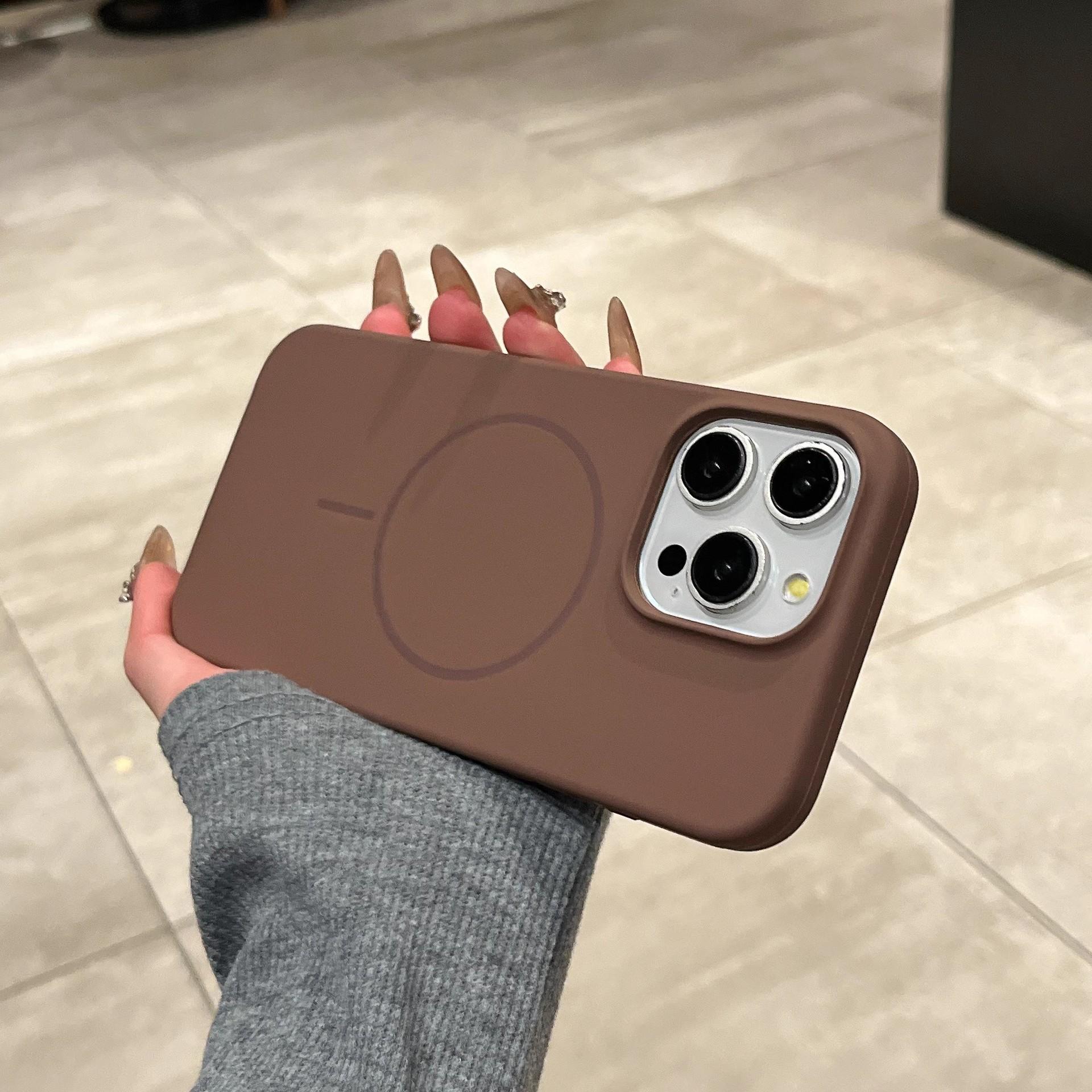 

Applicable To IPhone17proMax Liquid Silicone Magnetic Suction Phone Case Apple 16 Advanced Sense Anti Fall 15 Protective Case iPhone16