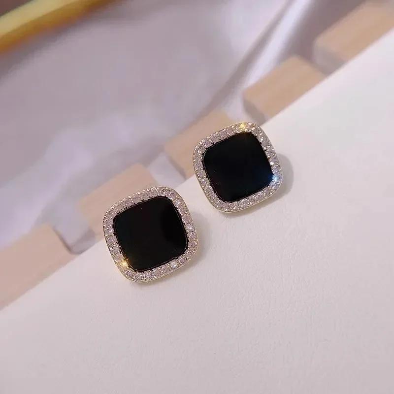 Korean Style Zircon Black Resin Square Ear Studs for Women Elegant Luxury Geometric Earrings 2024 Fashion Trends Zircon Gifts