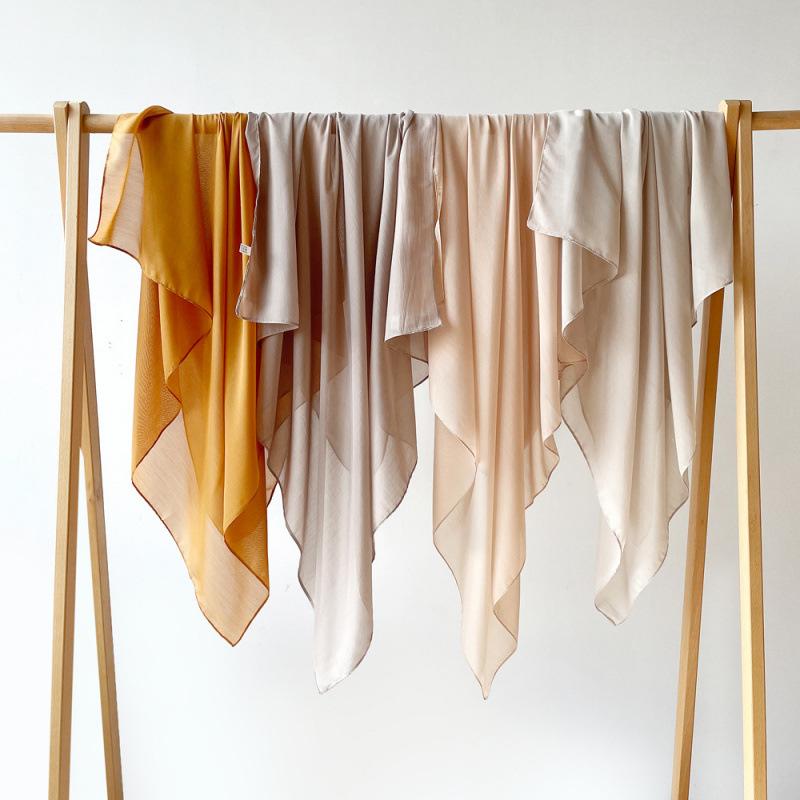 Ensfarvet skjerf Tyrkia Gaskludskjerf Stort firkantet skjerf Vår Nytt Silkeskjerf Europeisk og Amerikansk Hodeskjerf Skjerf