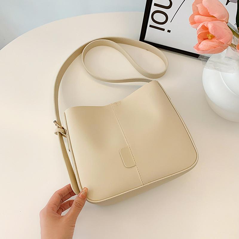 IELGY Casual Large Capacity Fashion Korean Bucket Bag