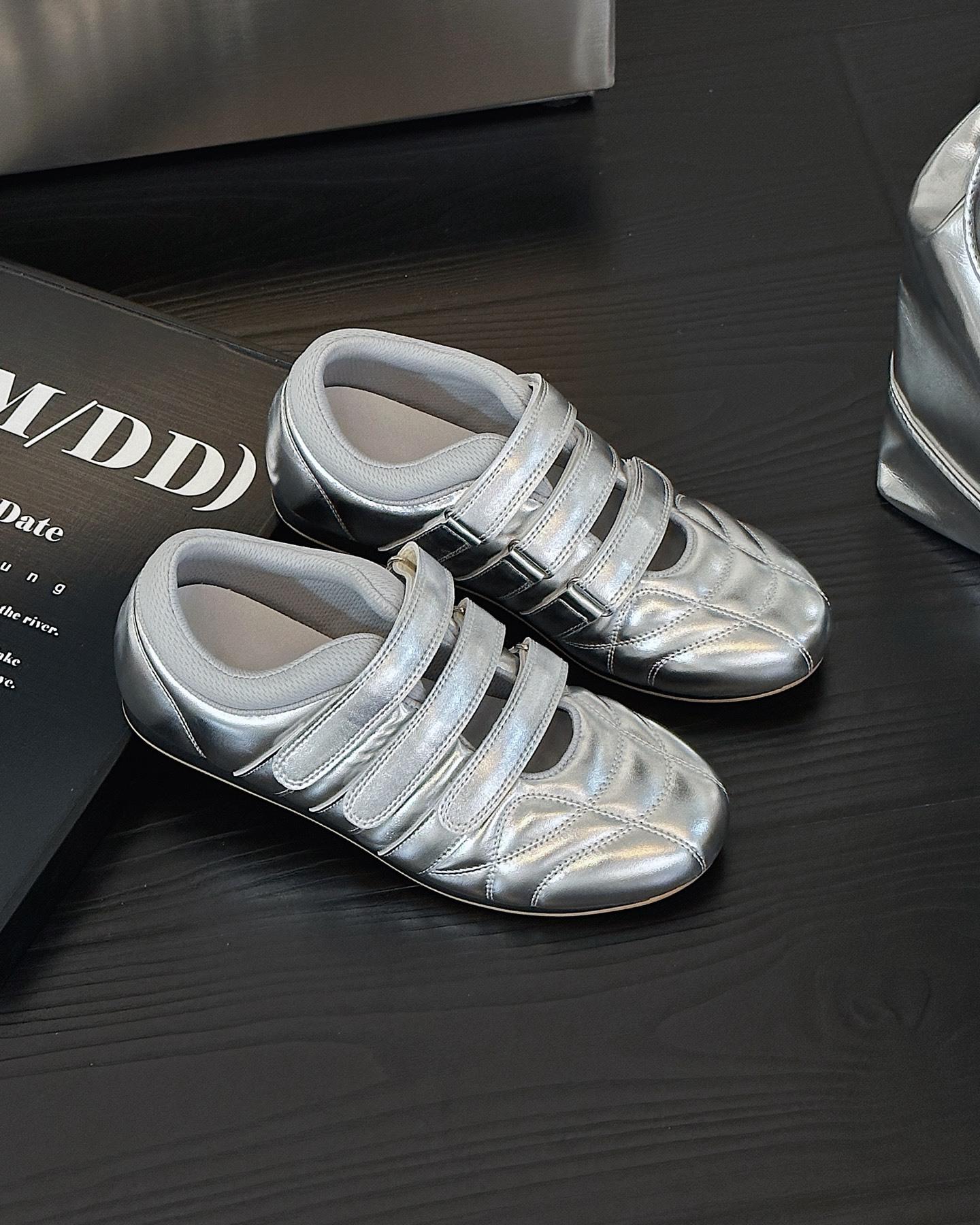 

~ Retro German training shoes women s Velcro ballet shoes round head casual sports white shoes women s shoes 40