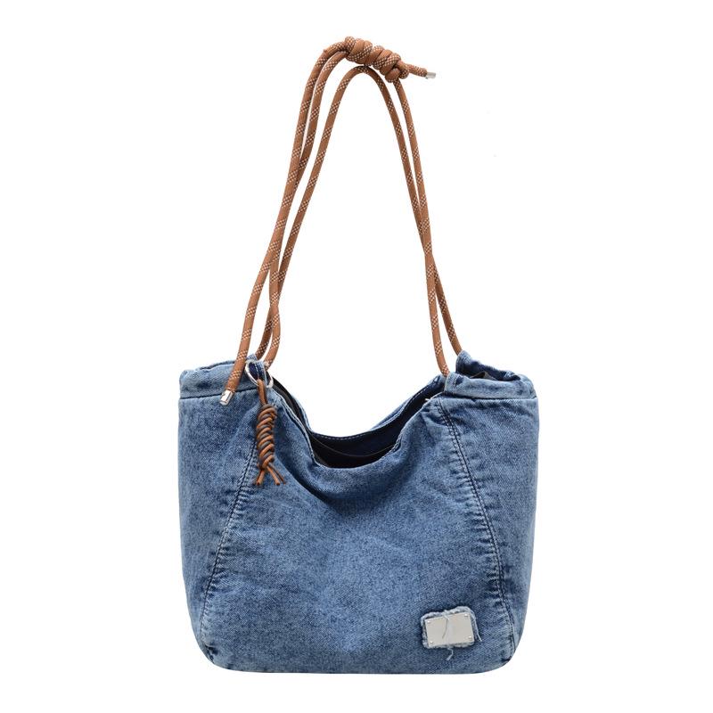 

Женская джинсовая сумка-тоут в корейском стиле: Трендовая, Универсальная Сумка-тоут и Наплечная Сумка-кроссбоди MM-3100 светло-синий