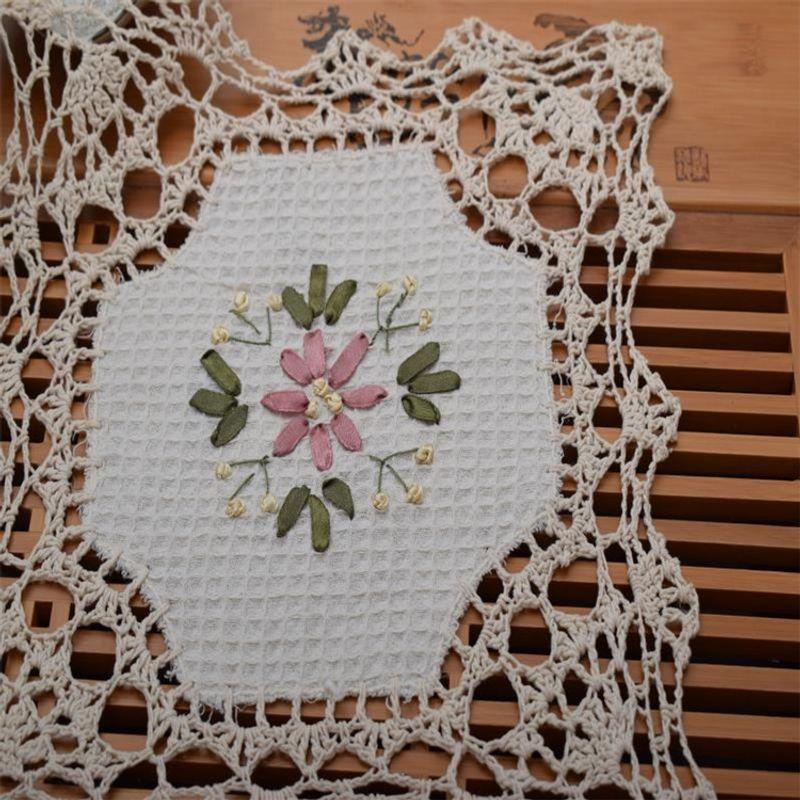 

Export Handmade Crochet Ribbon Embroidered Placemat American Retro Country Pastoral Home Fabric Decoration Table Mat Rose Red 24cm square