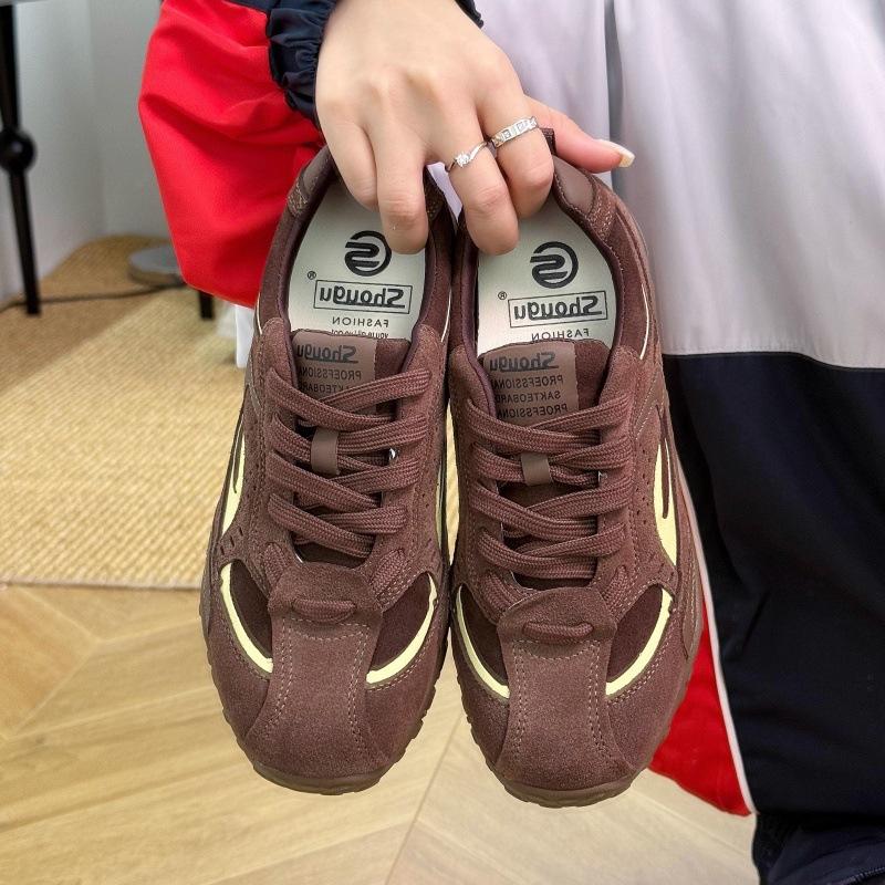 

Ретро уличные анти-велюровые кожаные бордовые немецкие тренировочные туфли женские 2025 новые универсальные повседневные спортивные походные туфли туфли-доски Форреста Гампа 40 темно-коричневого