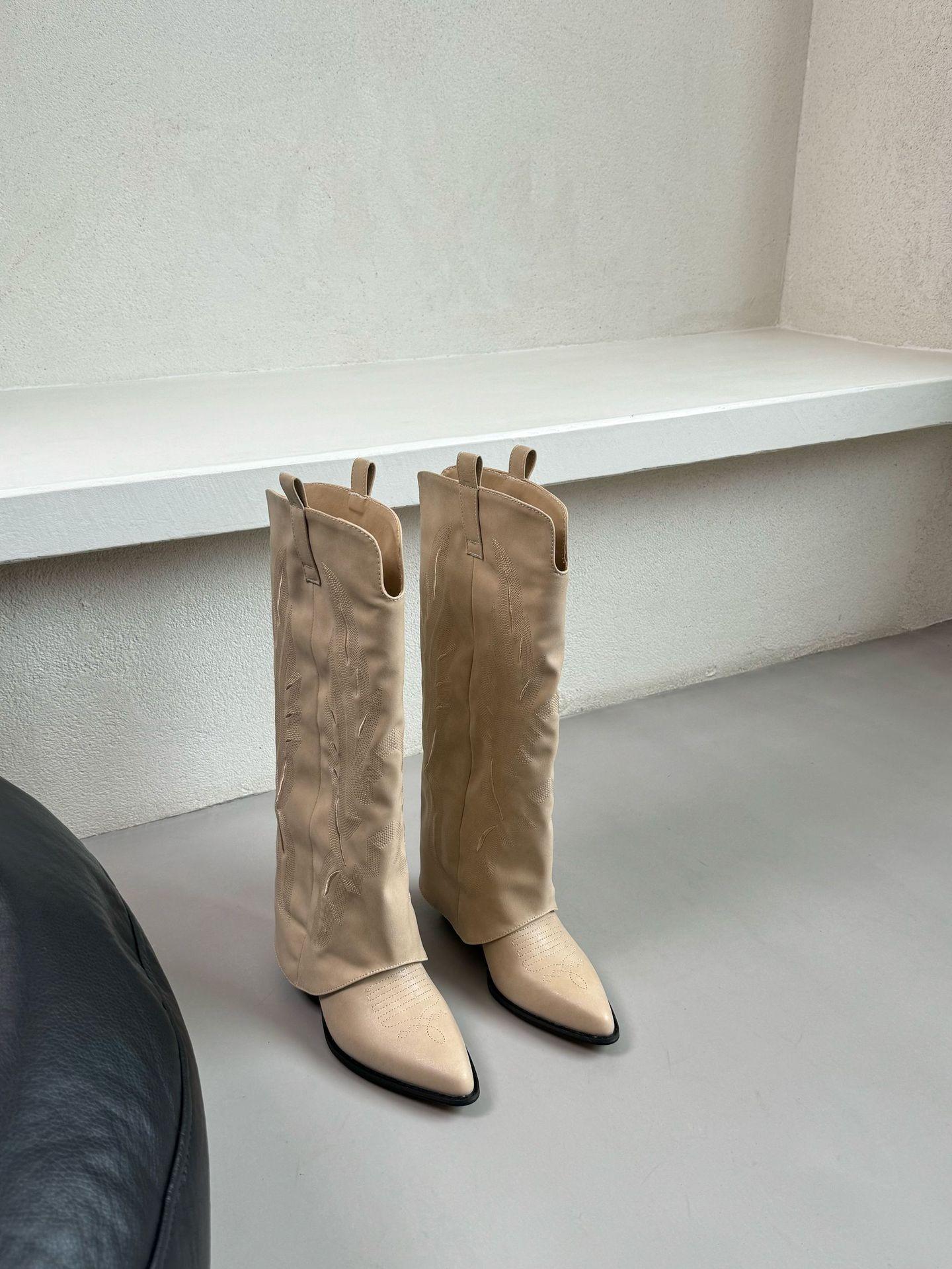 

New spot leather v-mouth western cowboy boots 2025 new retro embroidered tall knight boots French tip 40 абрикосовый