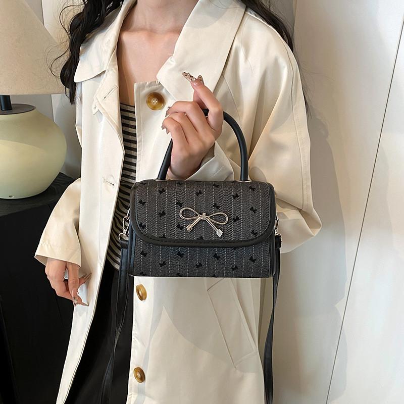 Fashionable Womens Crossbody Small Square Bag With Unique Bow Accent And Heart Prints