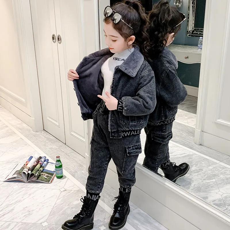 

Костюм из бархатной джинсовой ткани для девочек. Осенне-зимняя мода для маленьких девочек. Зимняя одежда. Детский костюм из плотной джинсовой ткани. 150 серый