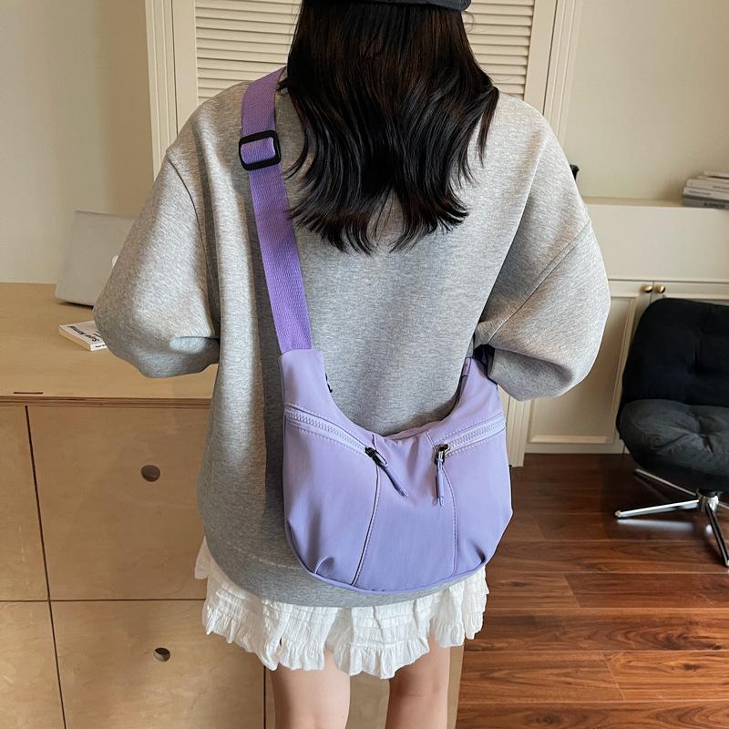 Premium Waterproof Messenger Bag Women's Fashion Sports Shoulder Bag Large Capacity Messenger Commuter Dumpling Bag