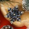 Women Men Fashion Exquistie Crystal Snowflake Christmas Festival Badges Pin Elegant Lady Party Banquet New Year Gift
