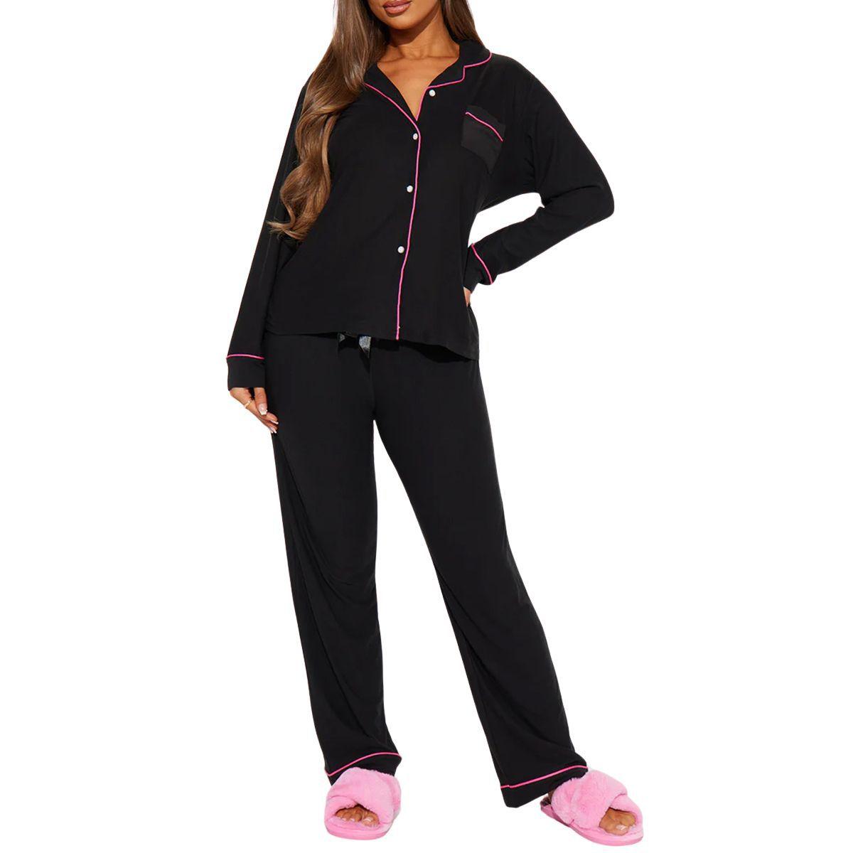 

A Woman Wears A Two-piece Pajamas with A Cardigan, Printed Long Sleeves and Long Pants Over Her Home Dress XL чёрный