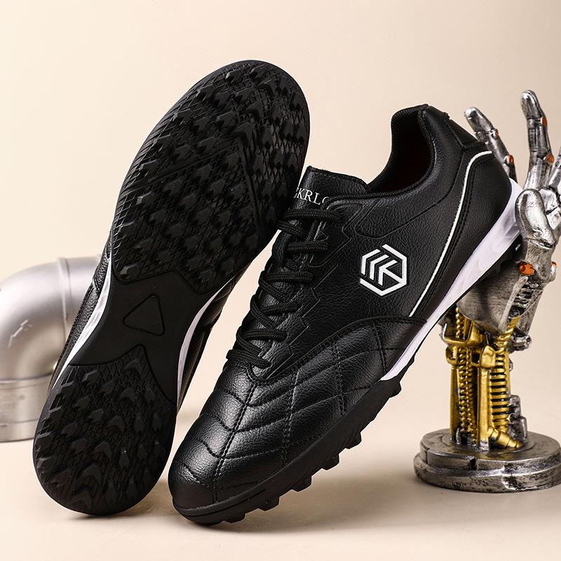 New Children's Outdoor Primary and Secondary School Students Broken Nail Football Shoes, Youth Principal Nail Football Shoes