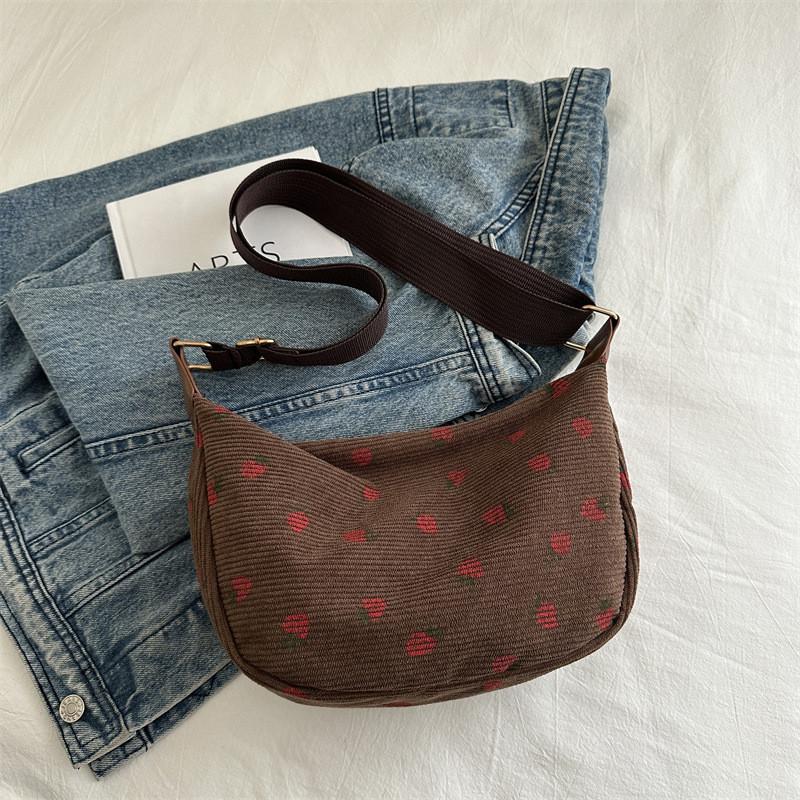 Chic And Unique Dumpling Handbag For Everyday Use Vintage Aesthetic With Soft Fabric