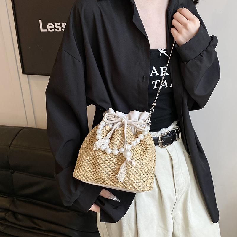 Small Grass Fabric Bag  Advanced Pearl Sensation Bag  Cord Opening  Versatile Fashion  Good View Chain Shoulder Bag