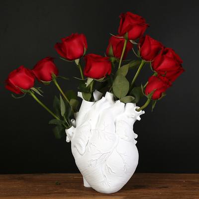 Florero de estilo nórdico, florero anatómico de resina con forma de corazón, escultura artística para el hogar, maceta para planta de escritorio para decoración de sala de estar y dormitorio