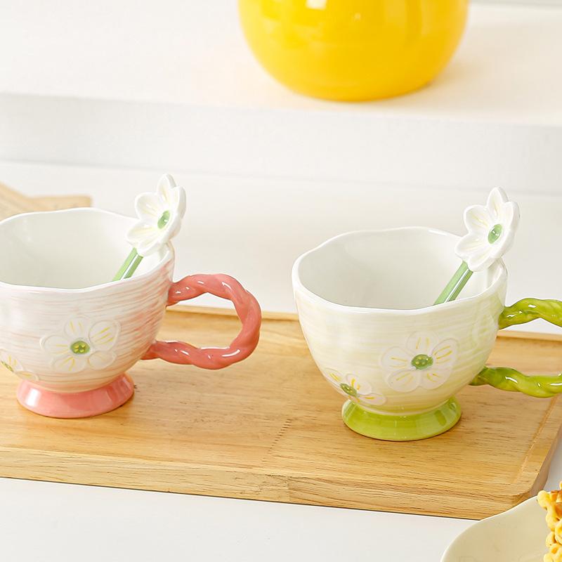 Small Flowers with Spoon Cute Ceramic Handled Mug Goblet Office Water Cup Big Cap Cup Mug Home Set Durable Durable