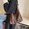 Retro soft leather tote bag women's large capacity 2025 new versatile fashion shoulder bag casual commuter bucket bag