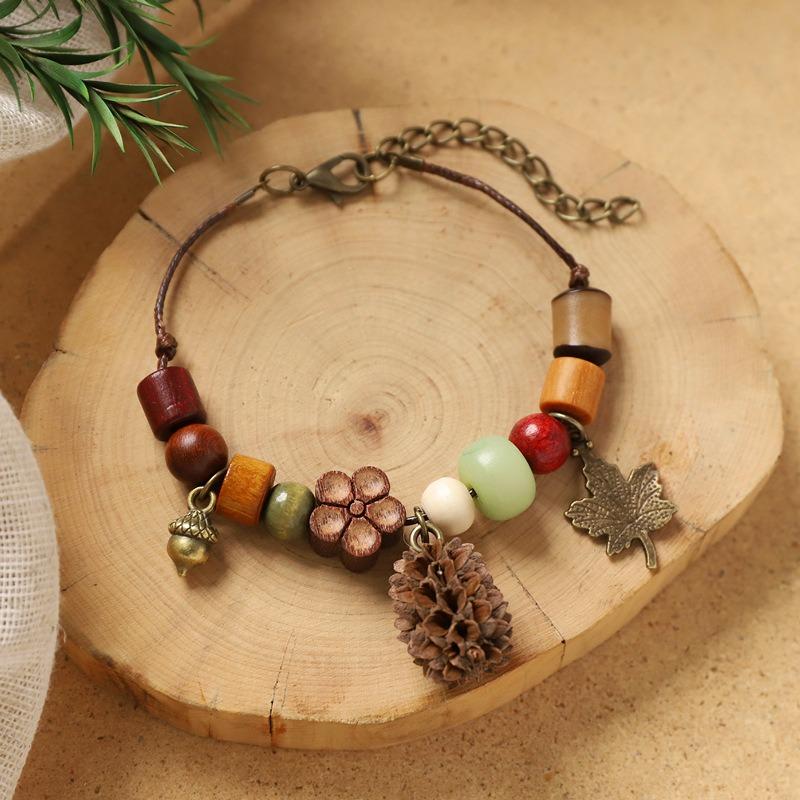 Vintage Hand-woven Plant Bracelet, Natural Fruit, Acorn Hand Rope, Women's Niche Literary Bracelet.