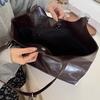 IELGY Large-Capacity Underarm Bag Women's Fashion Commuter One-Shoulder High-End Niche All-Match