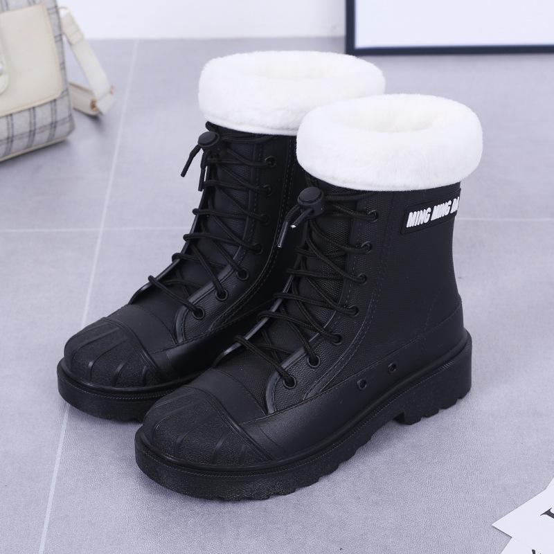 New women's jelly rain shoes, four-season fashion rain boots, non-slip and waterproof rubber shoes, and versatile medium tube water boots