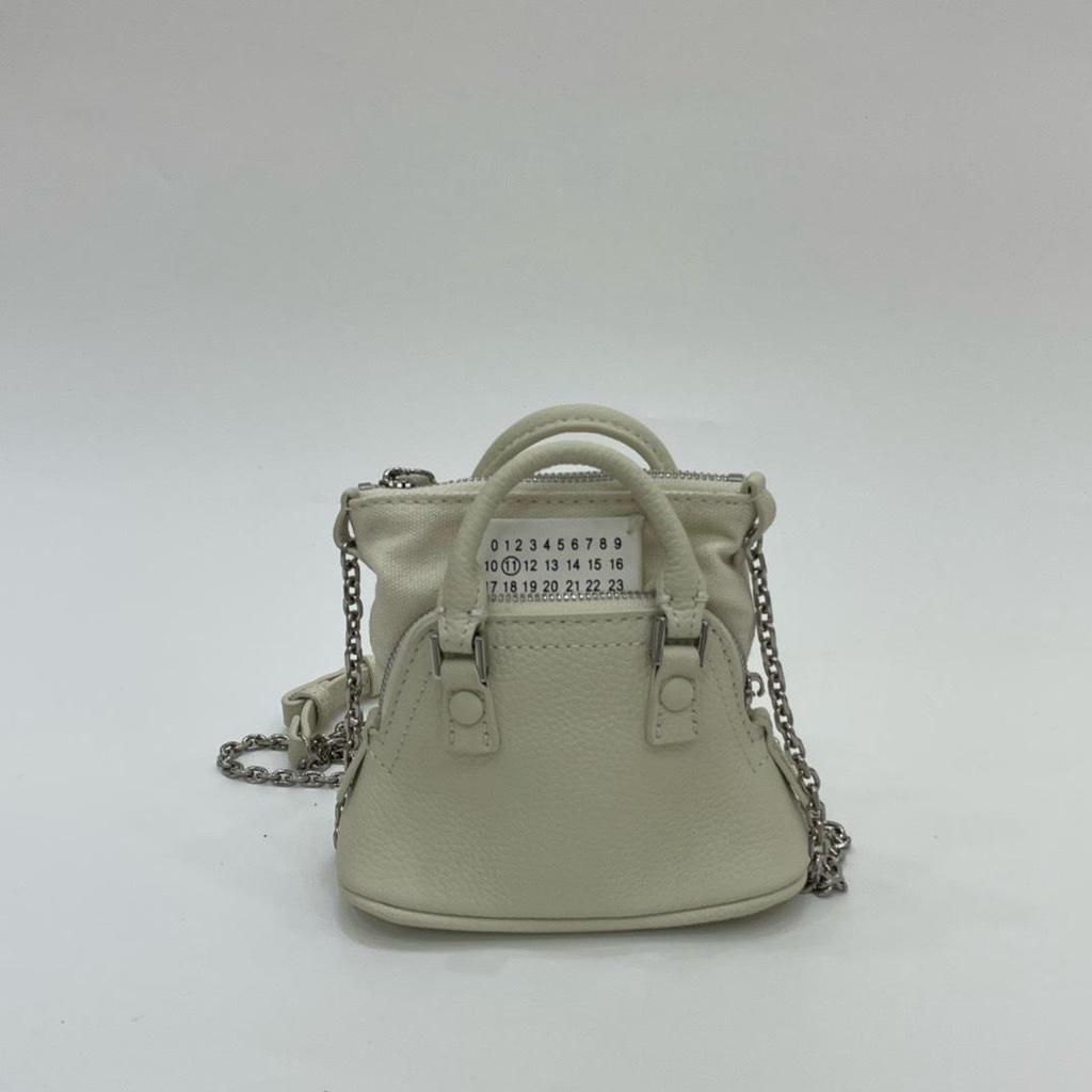 "2025 Autumn/Winter Women's Niche Chain Handbag: Dark, Medium & Small Digital Design, Messenger Style"
