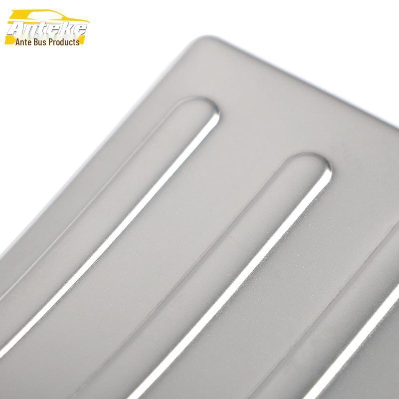 Kompatibilní dekorativní rámeček pro zadní výdech vzduchu Haval Chitu 21 - nerezová ocel, provedení proti vykopnutí