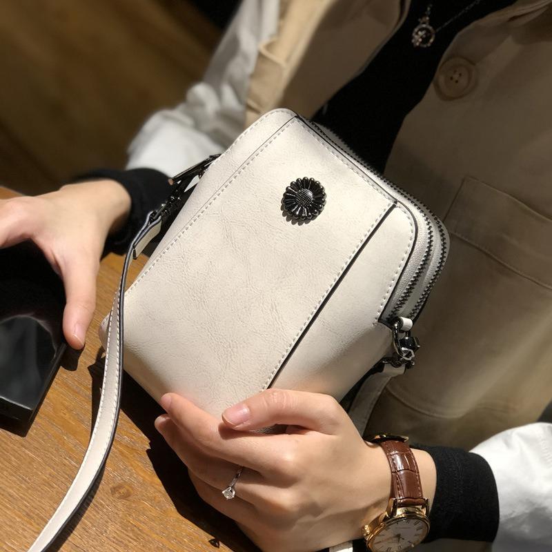 Small bag women's new oil wax cowhide leather women's bag mobile phone bag fashion shoulder messenger bag women's